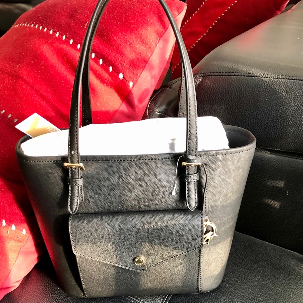 Micheal Kors medium black jet set tote bag